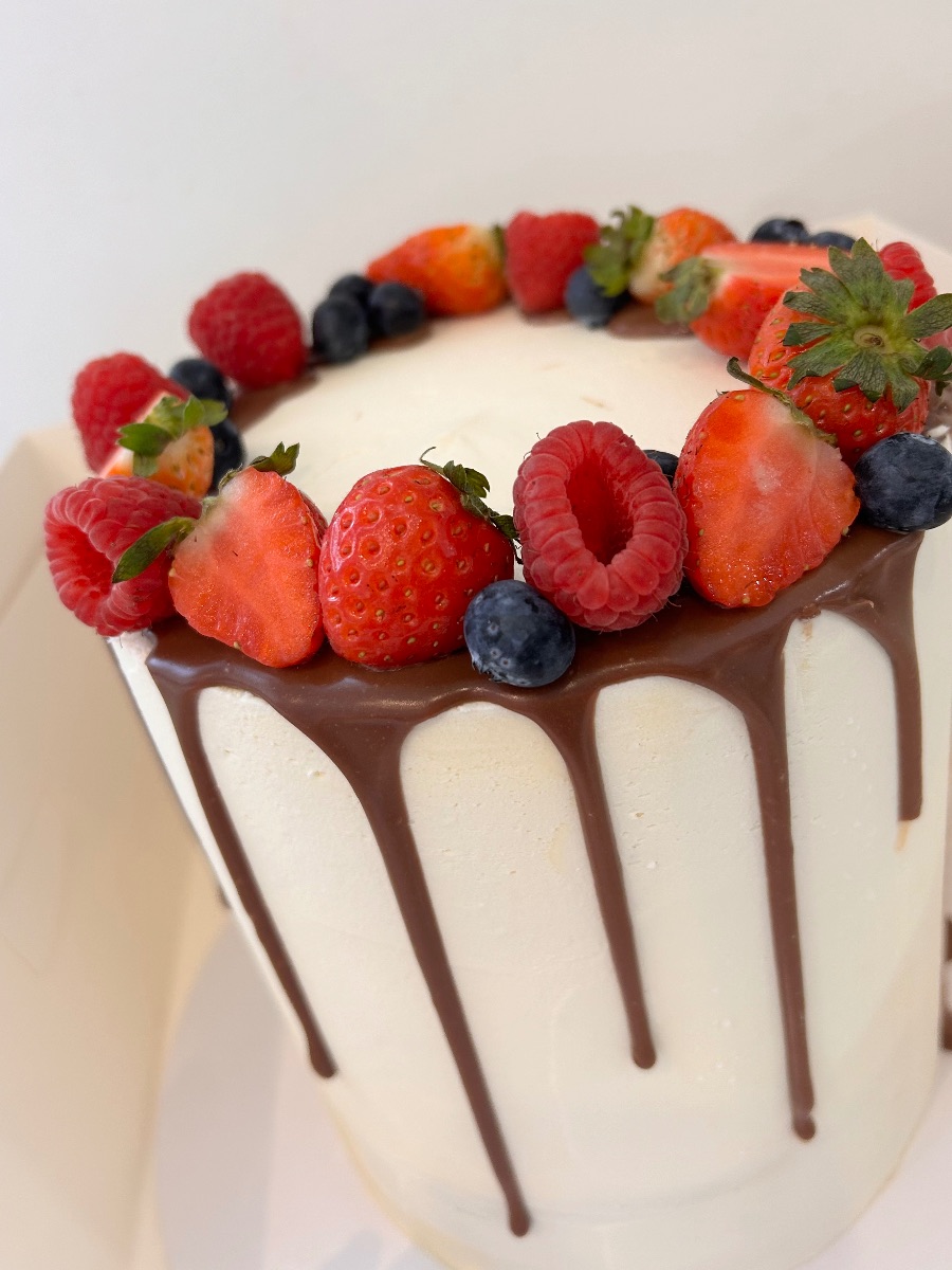 Ganache drip cake
